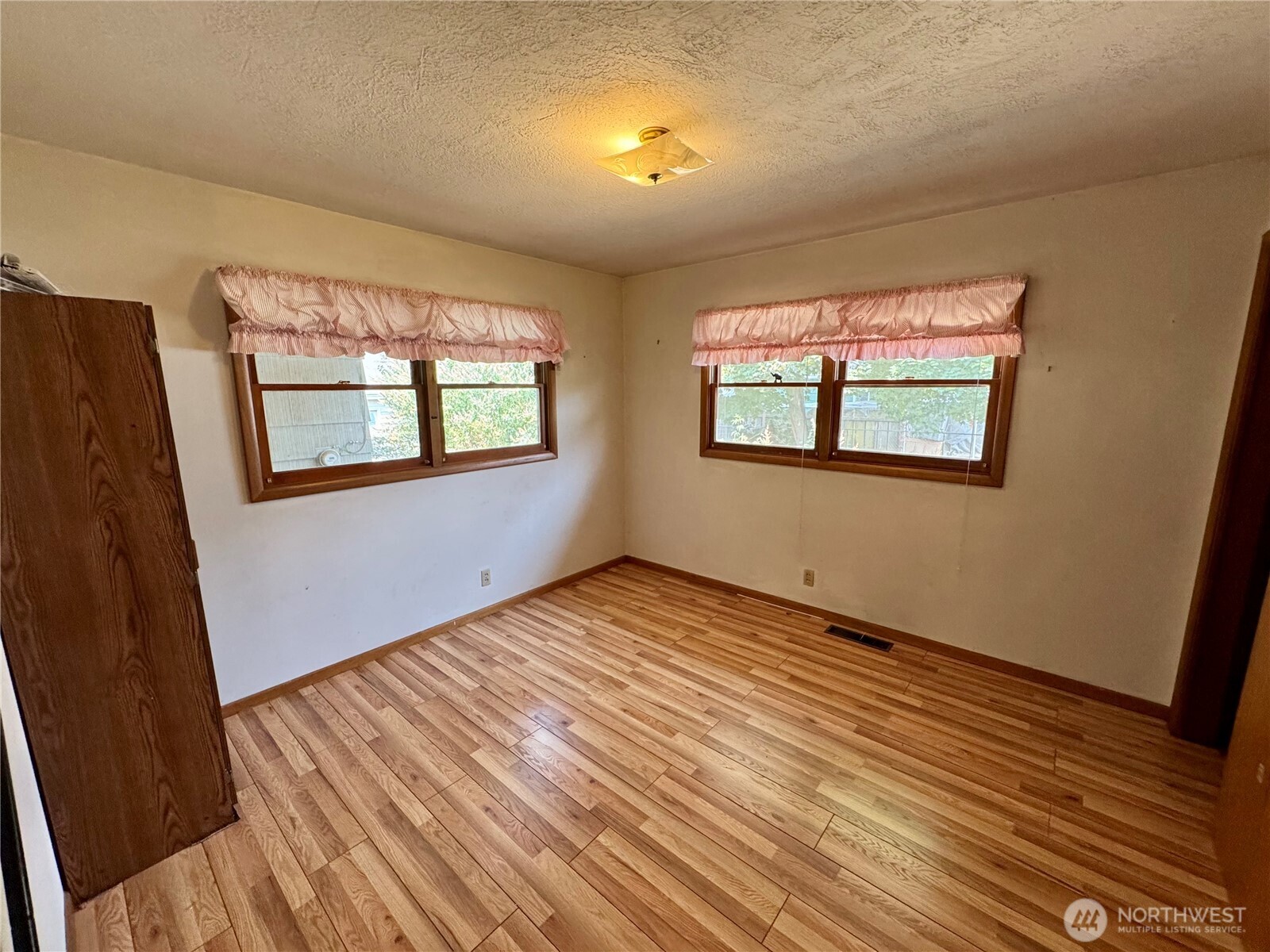 309 E Seventh Street Property Photo 10