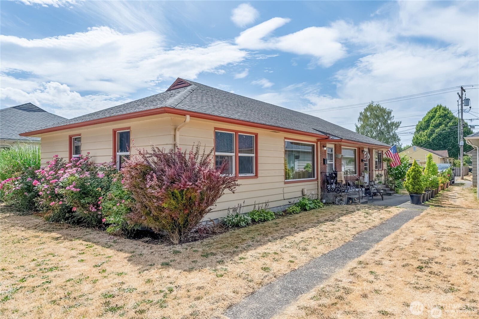 915 17th Avenue Property Photo 1