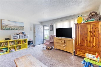 915 17th Avenue Property Photo 4