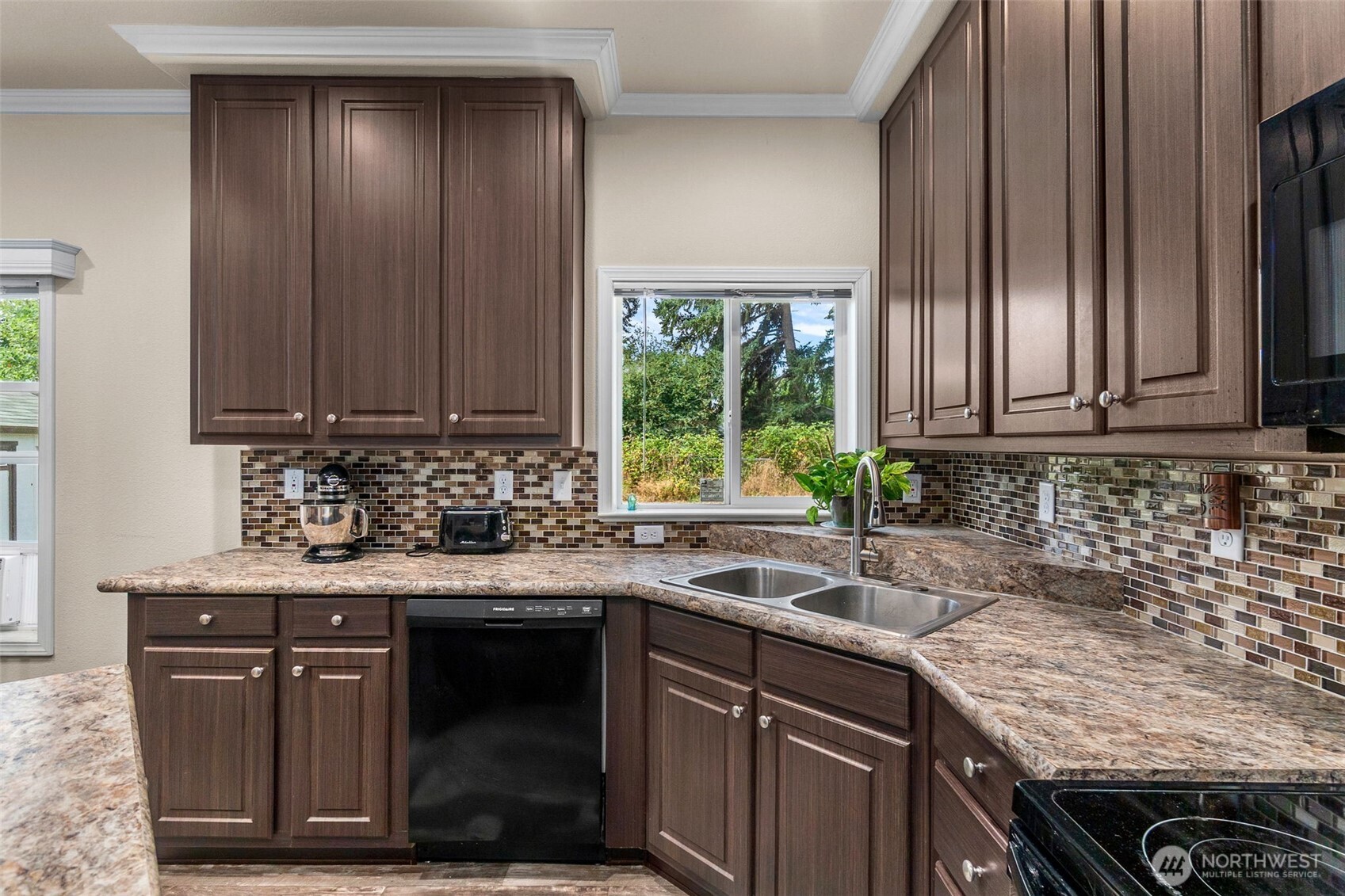 8635 Sequioa Court Property Photo 6