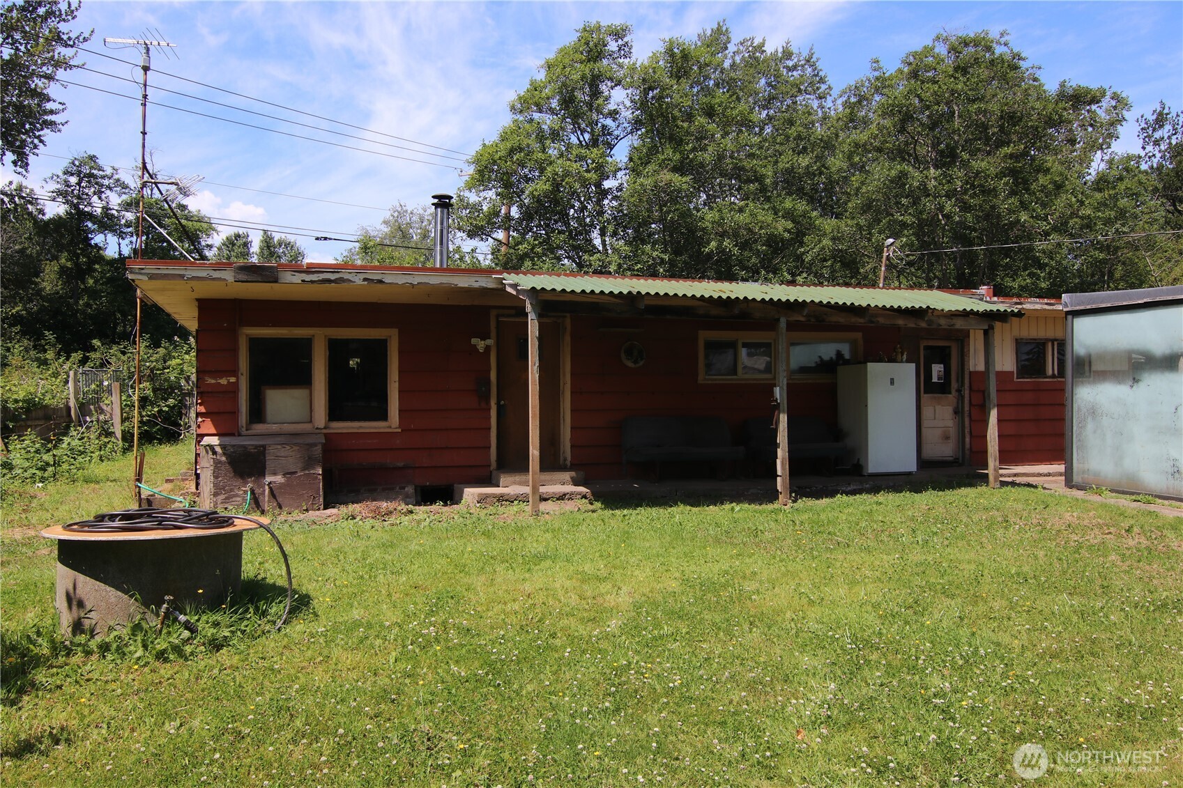 2095 Postal Avenue Property Photo 4