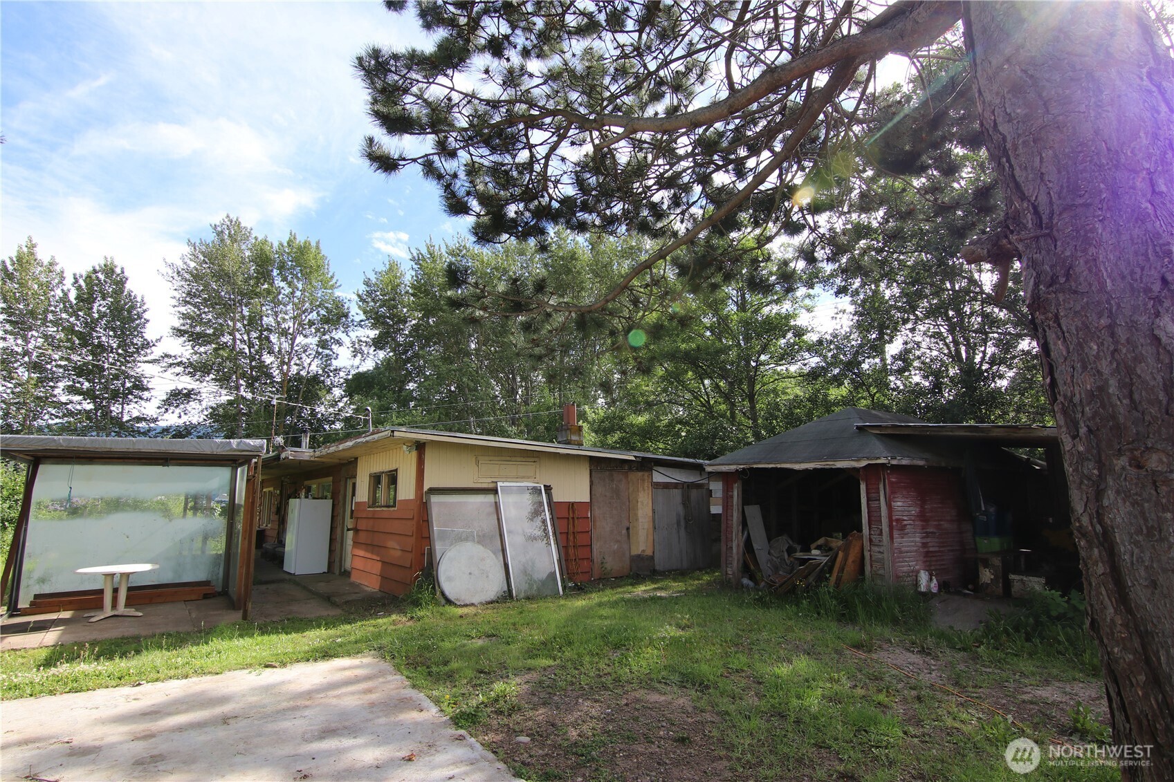 2095 Postal Avenue Property Photo 9