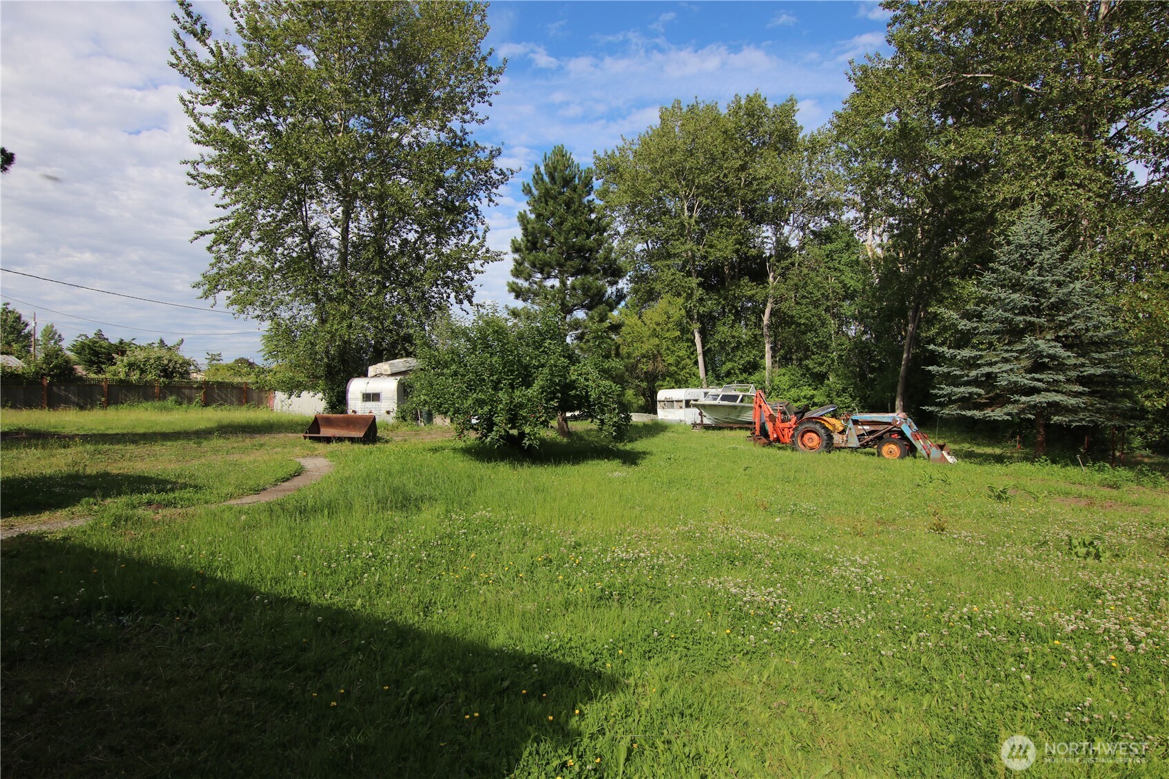 2095 Postal Avenue Property Photo 10