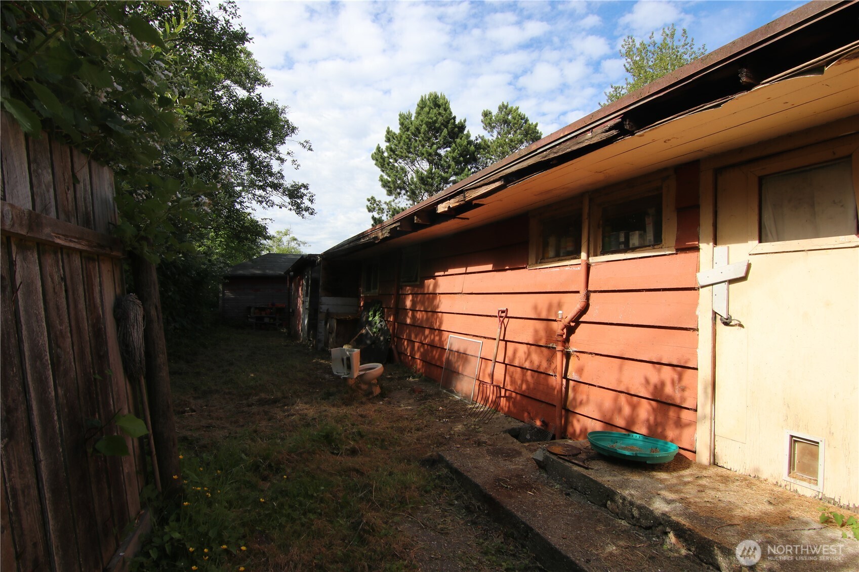2095 Postal Avenue Property Photo 11