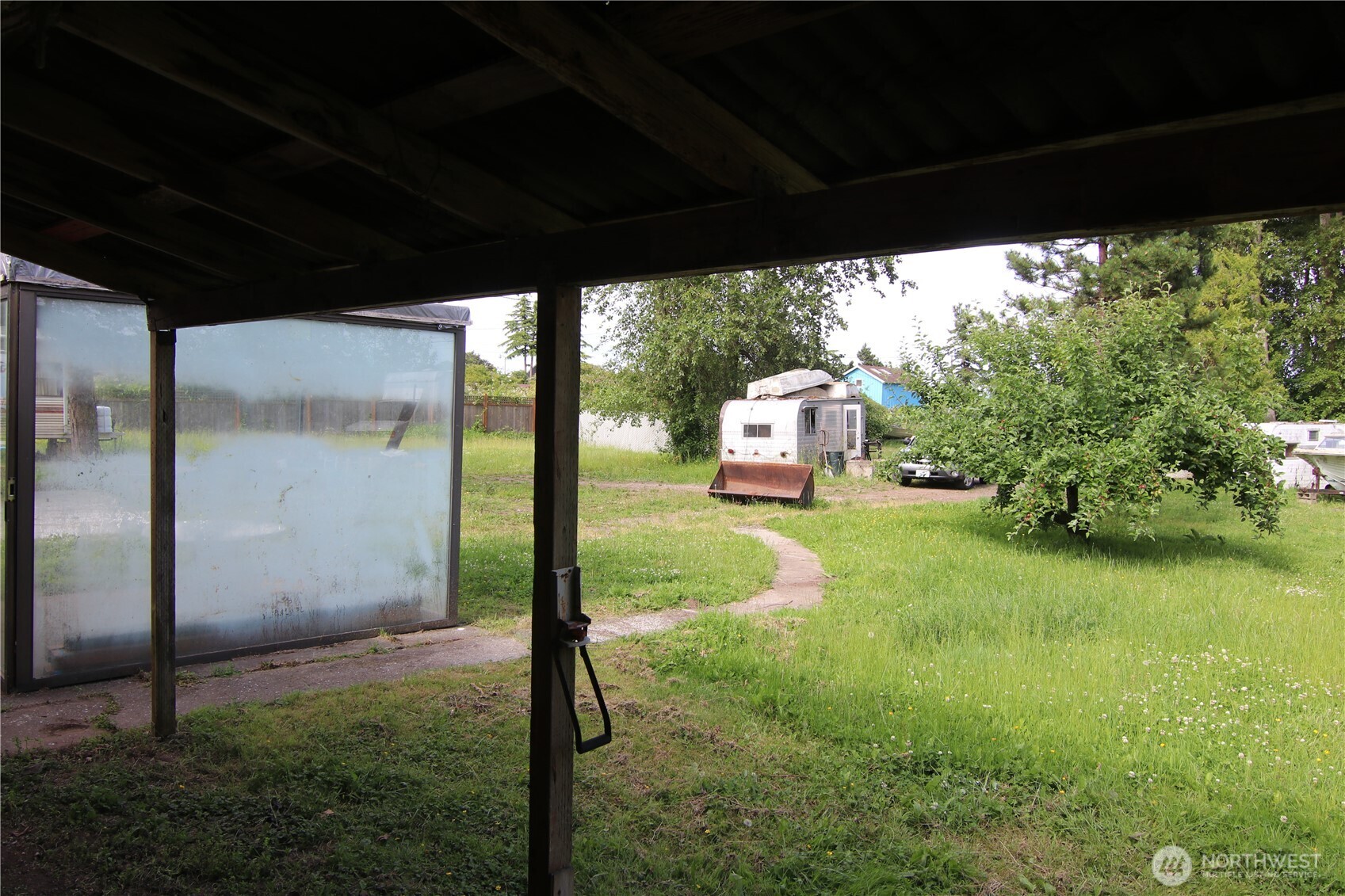 2095 Postal Avenue Property Photo 16
