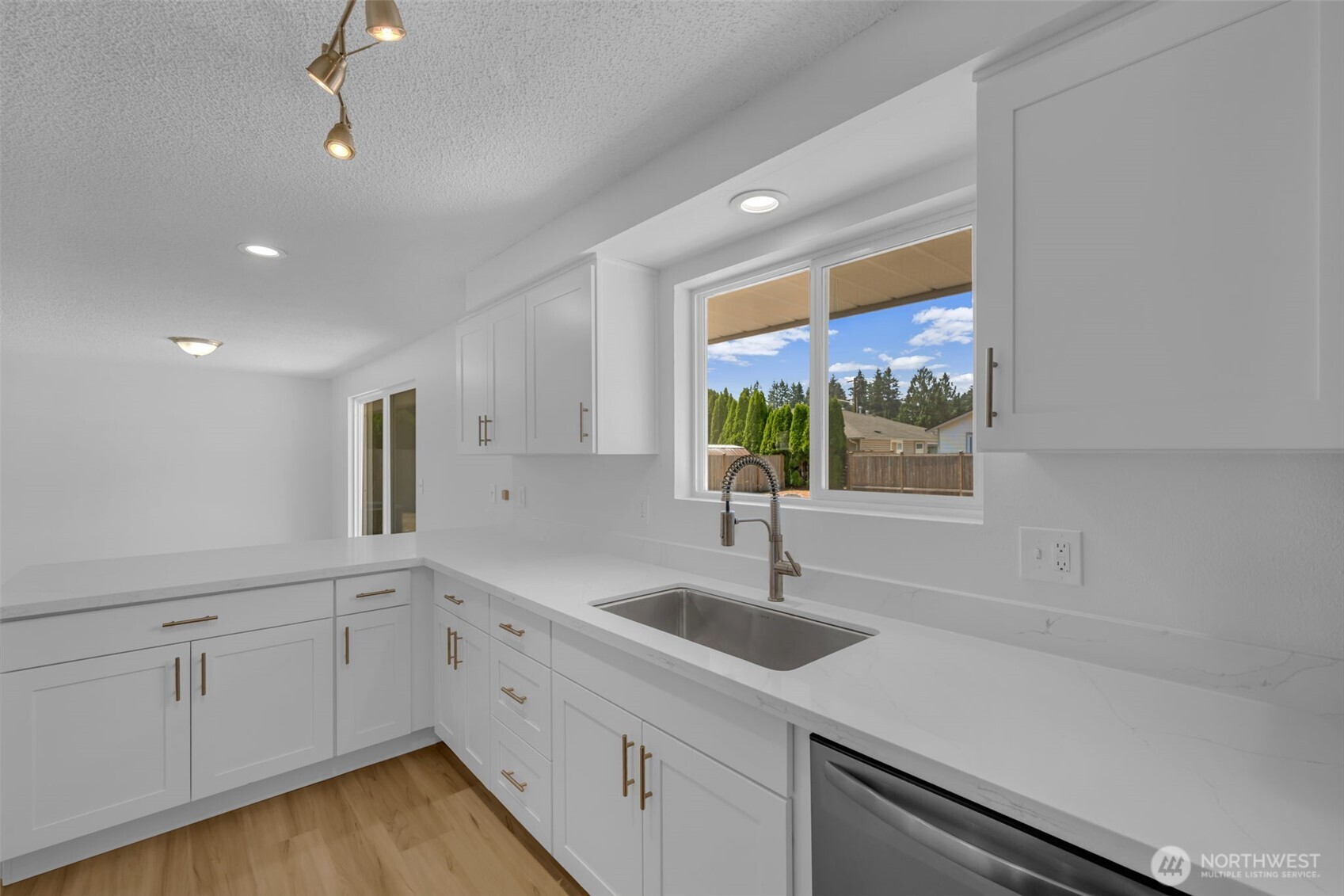 9214 46th Drive Property Photo 15