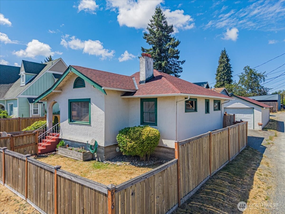 616 S Union Avenue Property Photo 1