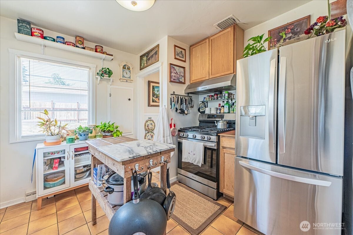 616 S Union Avenue Property Photo 8