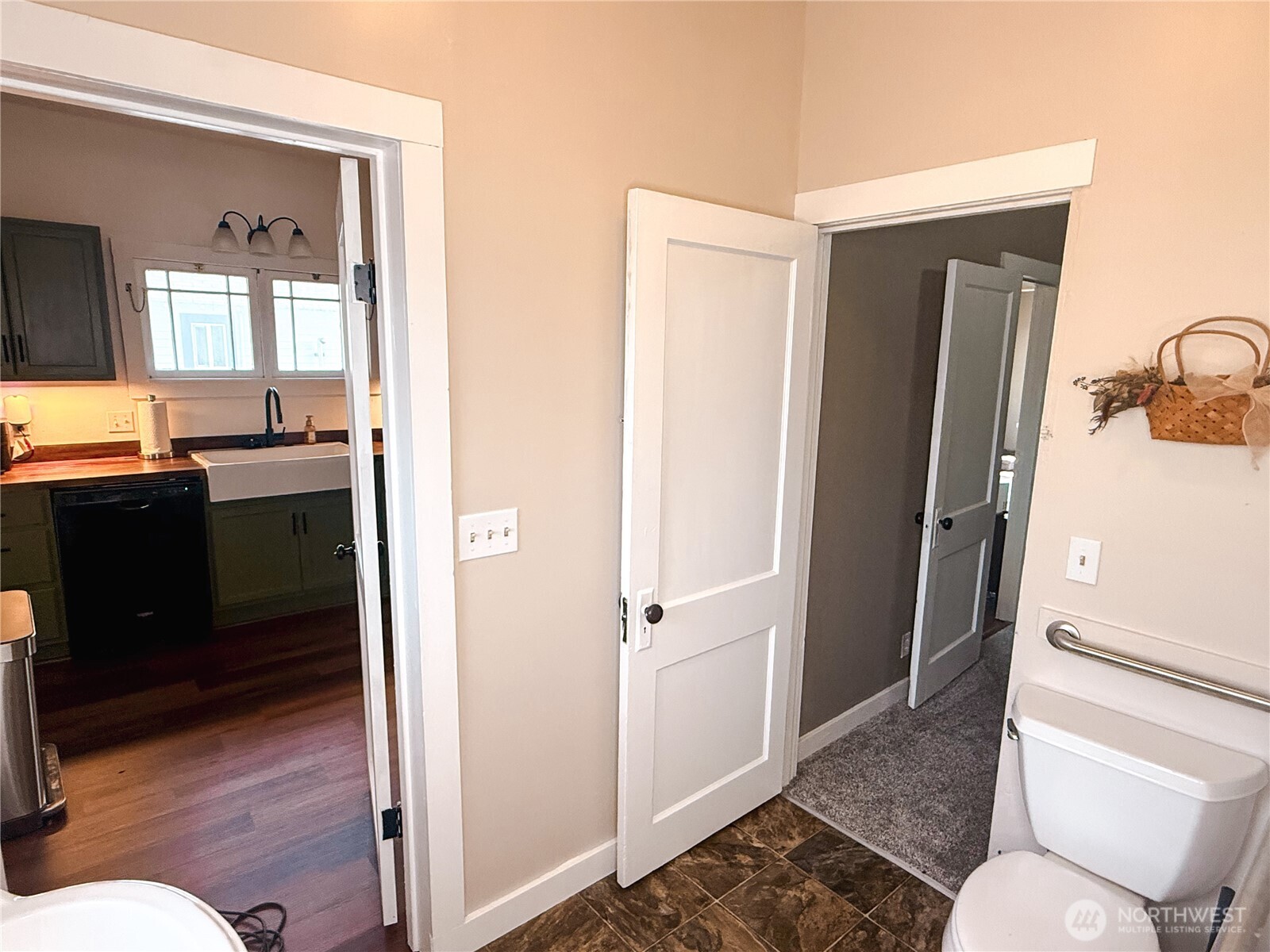 218 Washington Avenue Property Photo 5