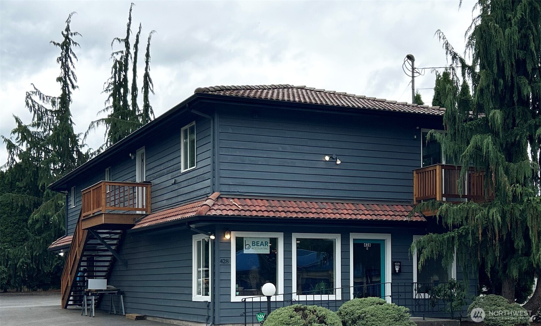 428 Pine Avenue Property Photo 1