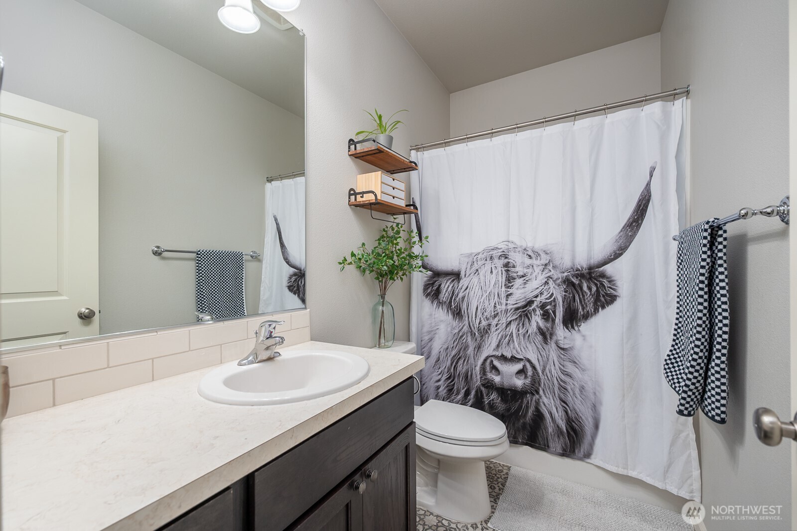 4704 E Thrush Street Property Photo 23