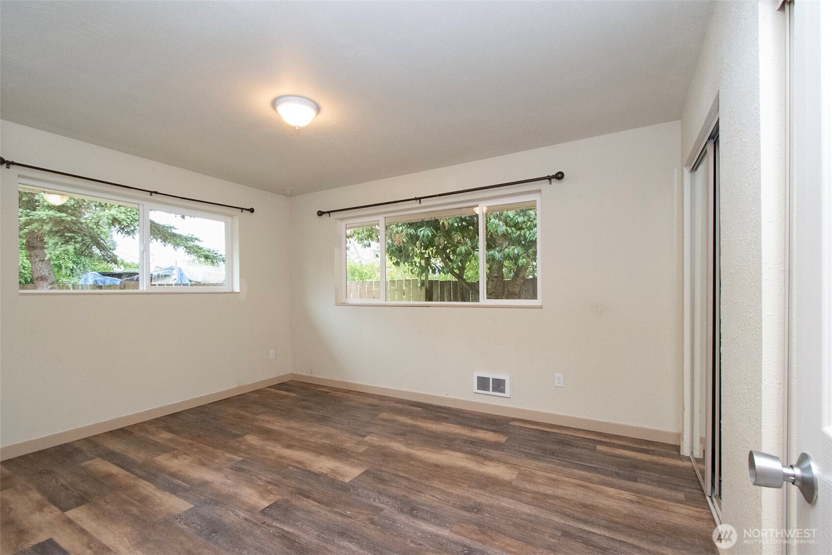 415 N Lees Creek Road Property Photo 17