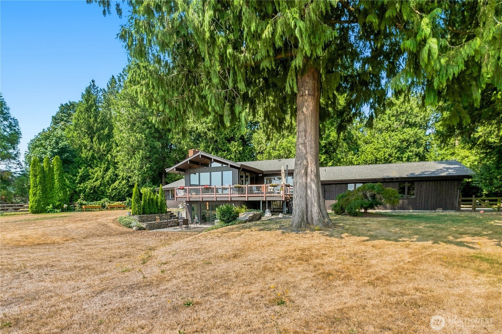 831 E Wiser Lake Road Property Photo 1