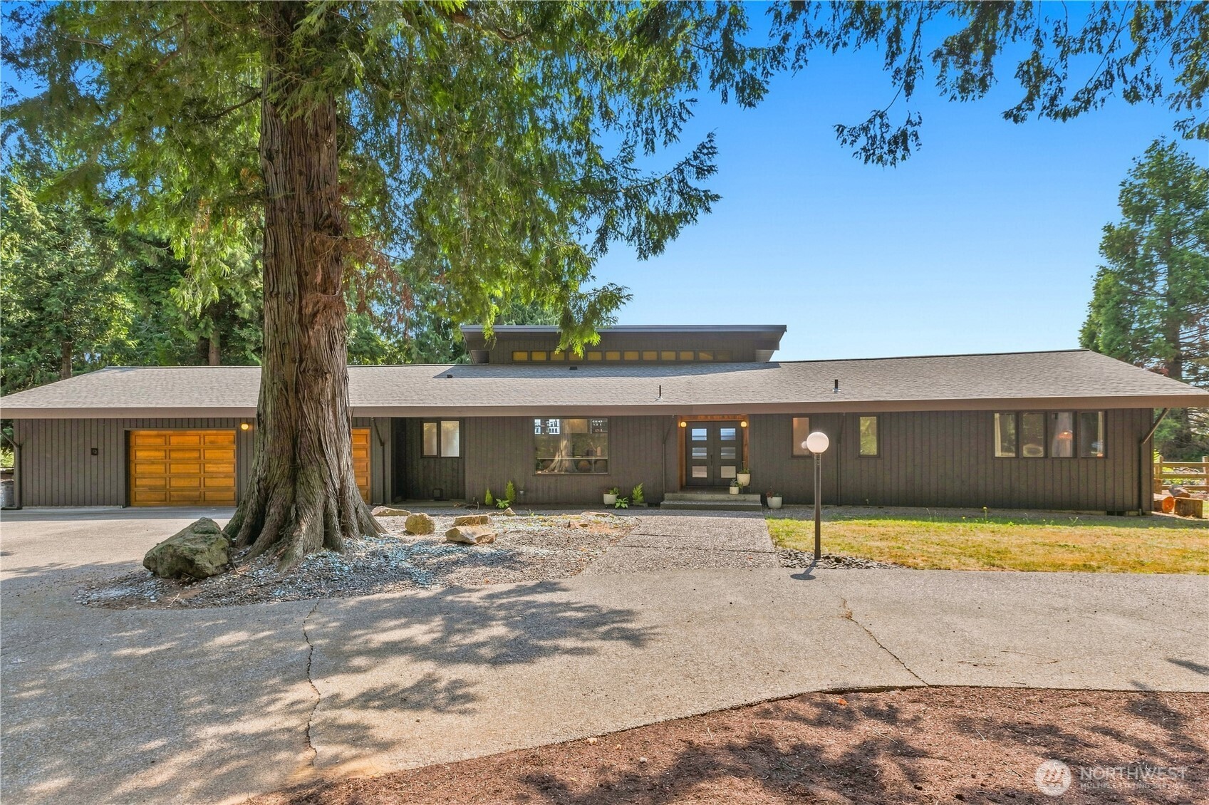 831 E Wiser Lake Road Property Photo 4