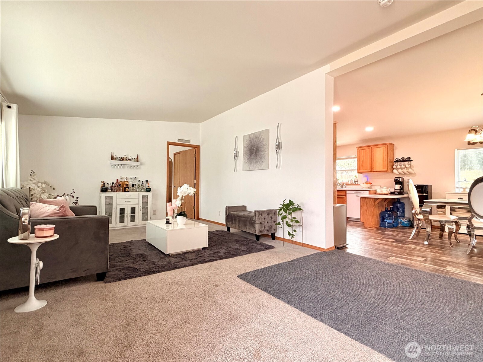 2228 Tacoma Avenue Property Photo 7