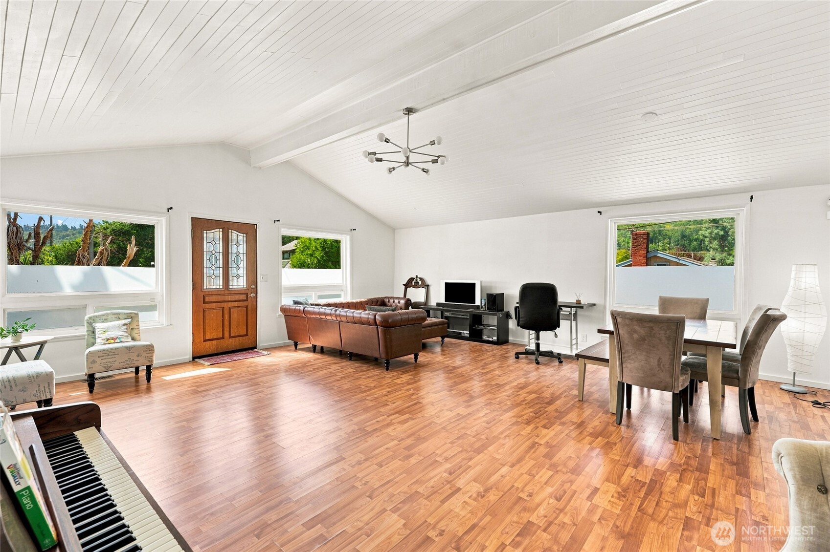 712 S Director Street Property Photo 6