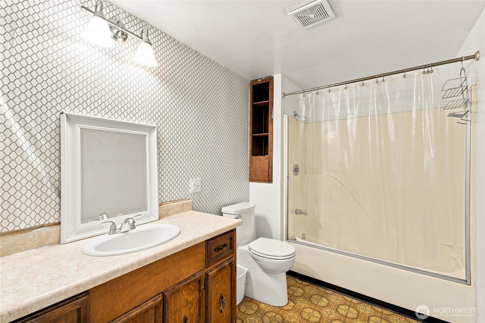 712 S Director Street Property Photo 19