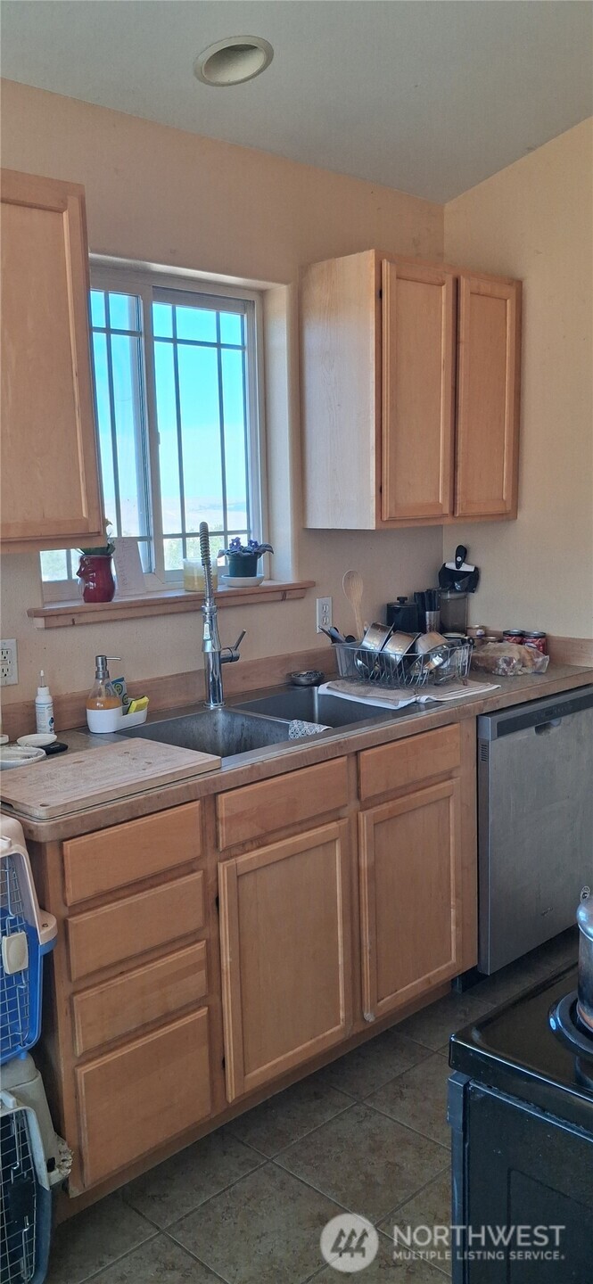 649 Bill Oules Lane Property Photo 10