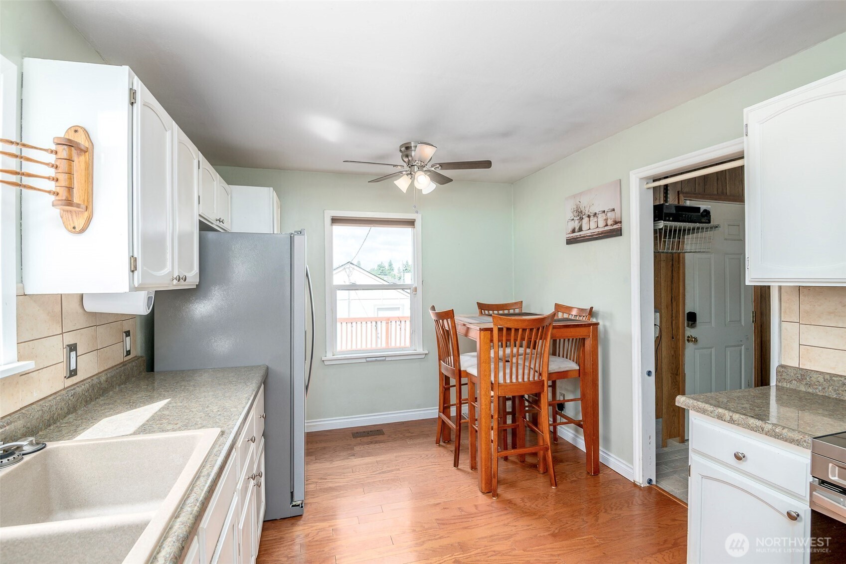 5406 L Street Property Photo 11