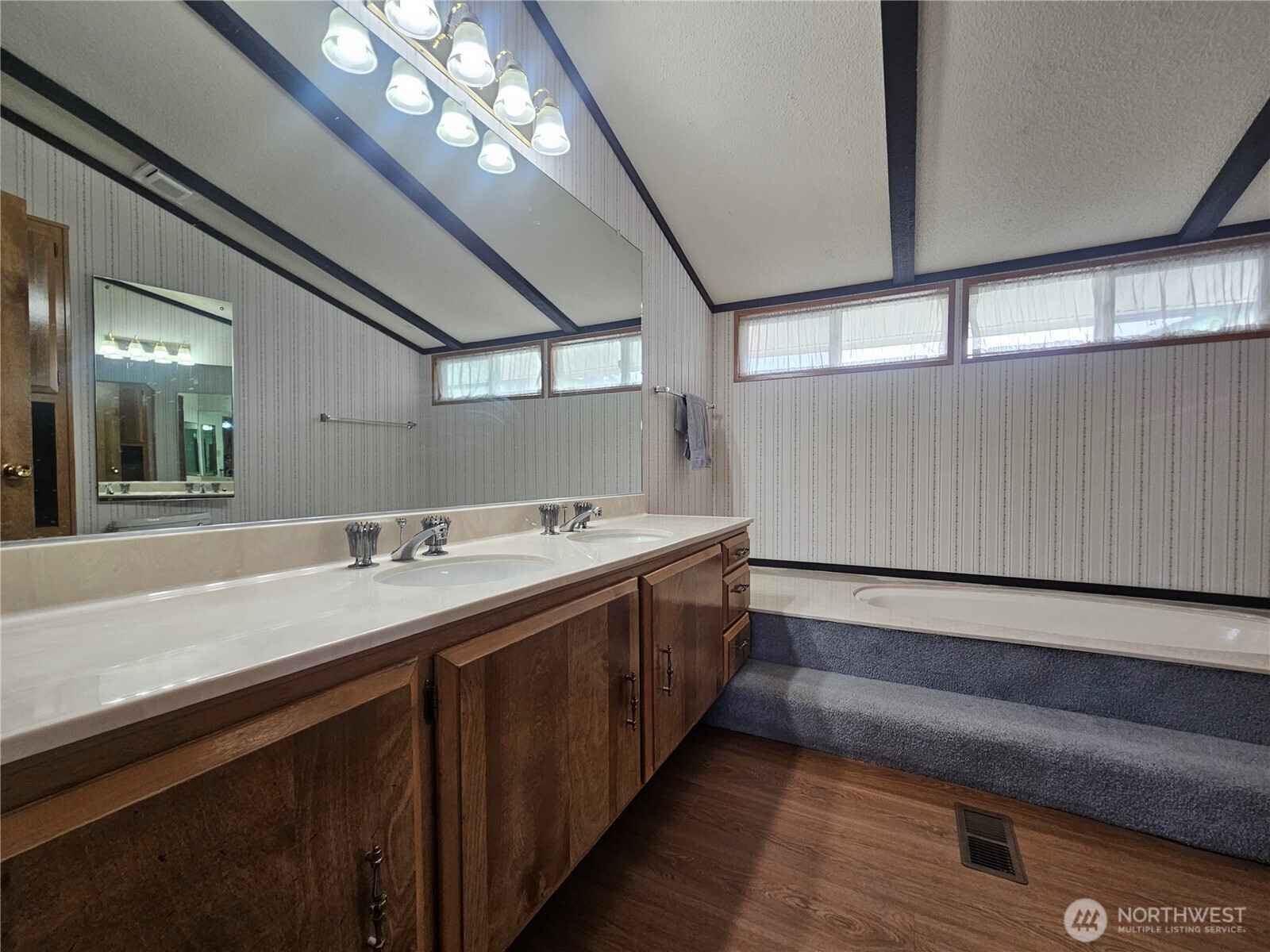 9101 Steilacoom Road 113 Property Photo 27
