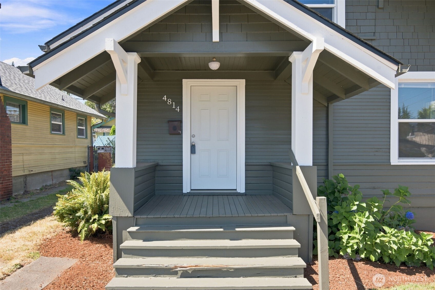 4814 S Yakima Avenue Property Photo 2