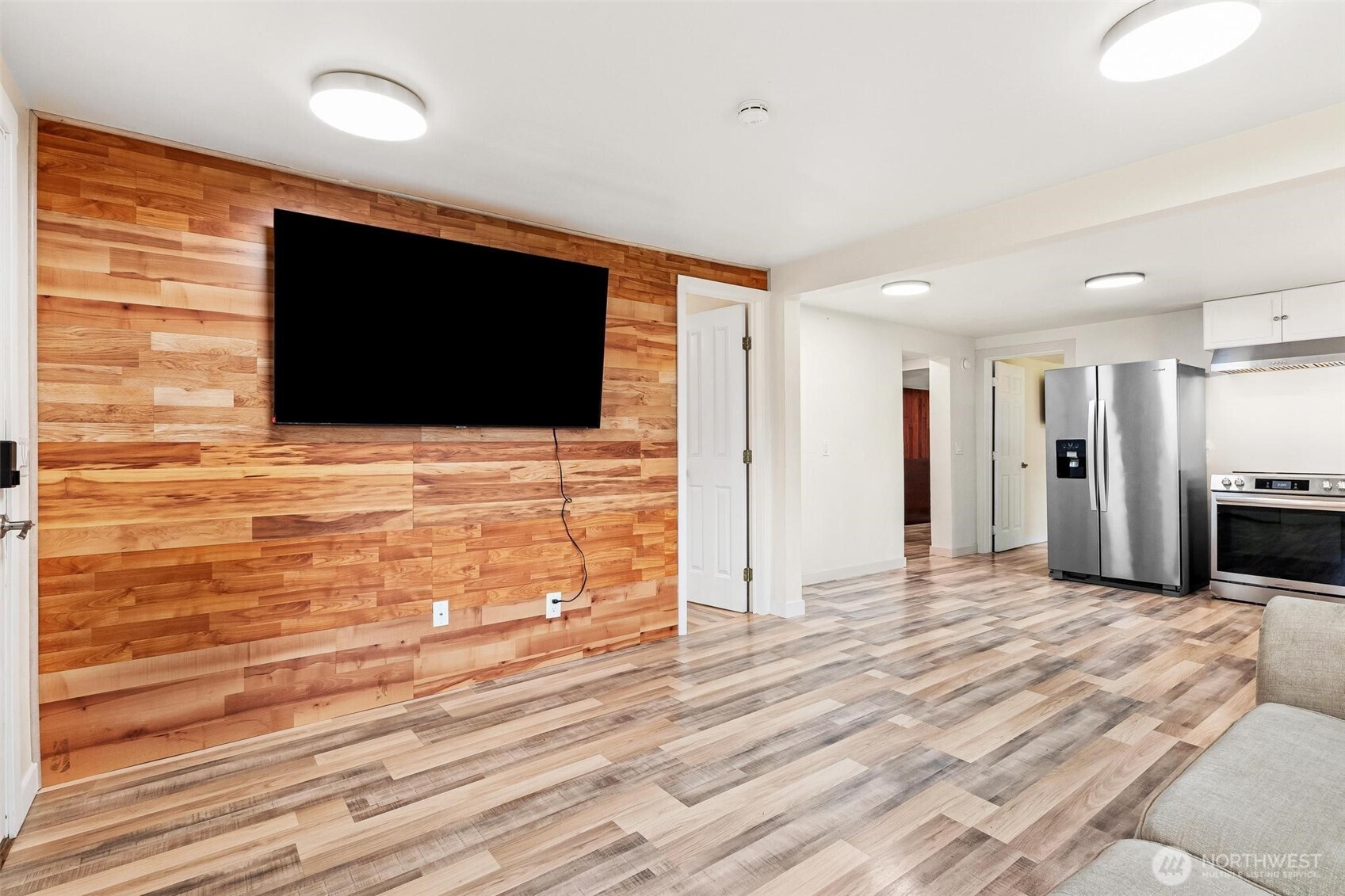 4434 Forest Drive Property Photo 2