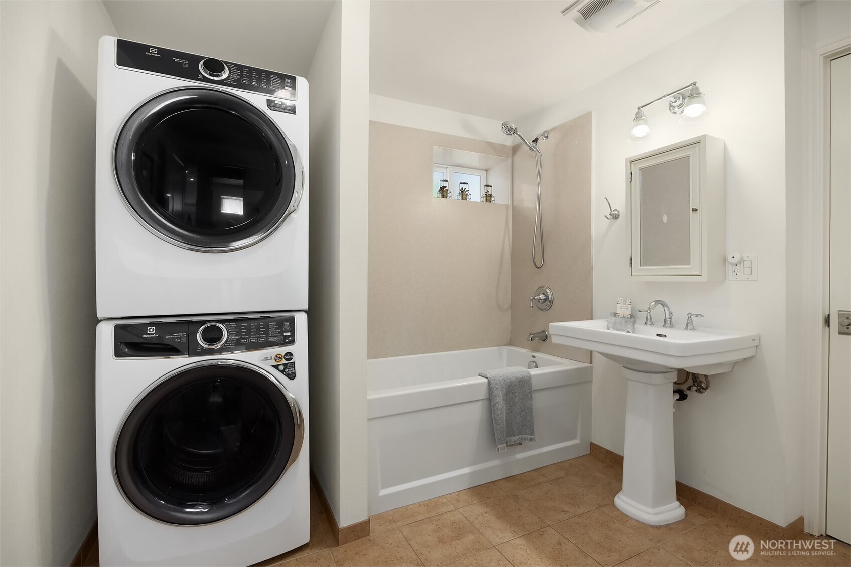 103 8th Avenue Property Photo 13