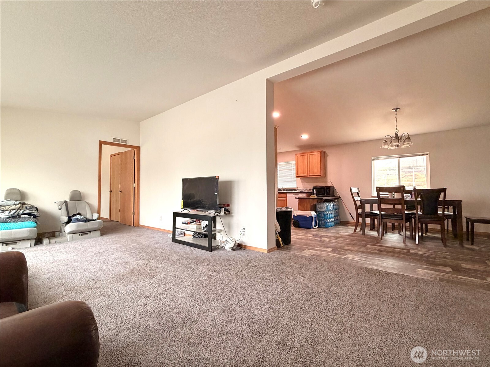 2210 Tacoma Avenue Property Photo 8