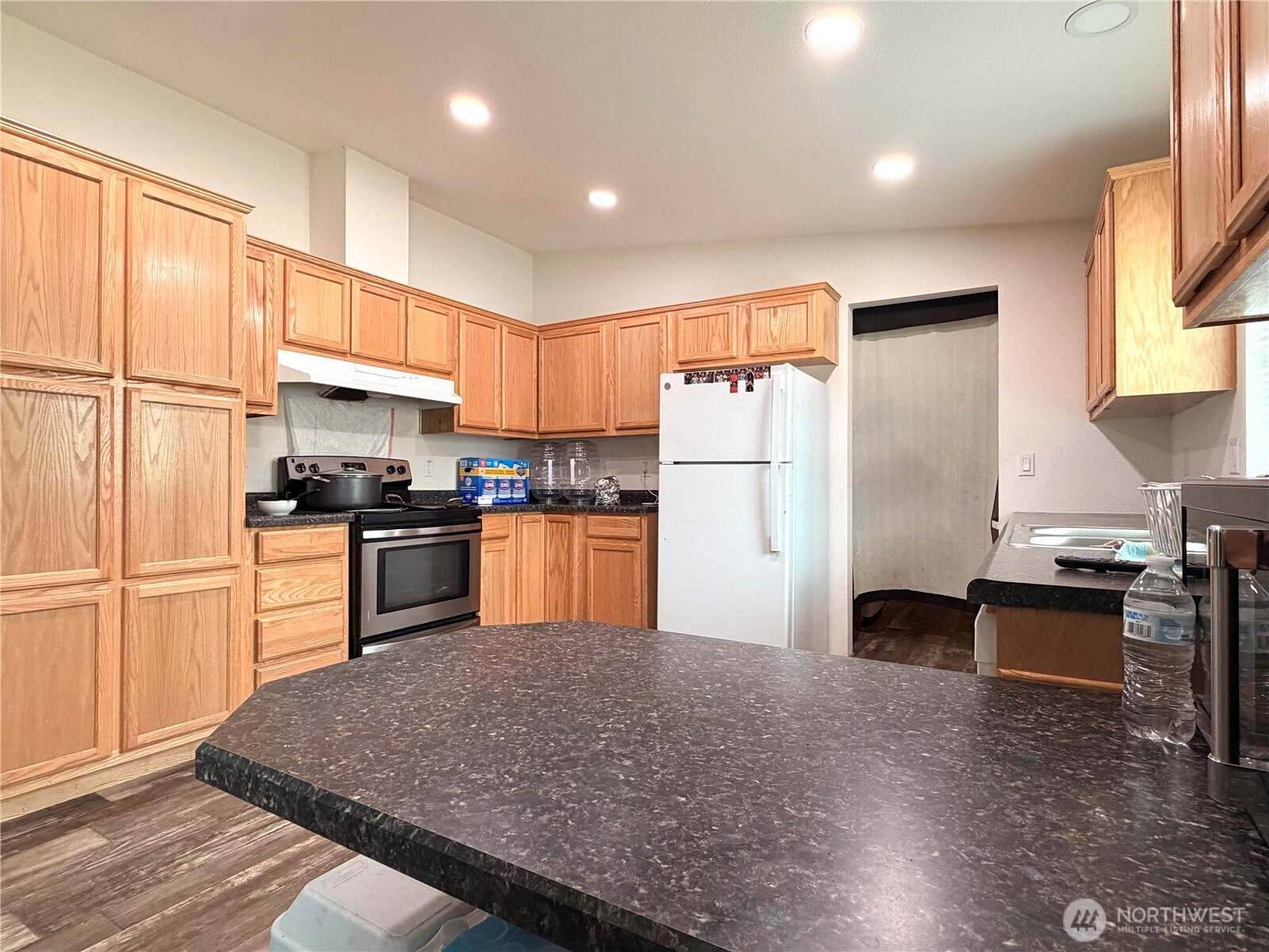 2210 Tacoma Avenue Property Photo 11