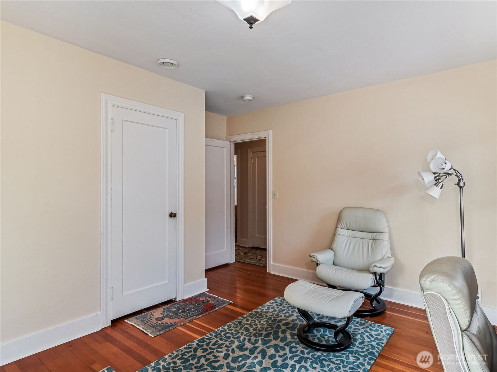 1520 Lawrence Property Photo 25