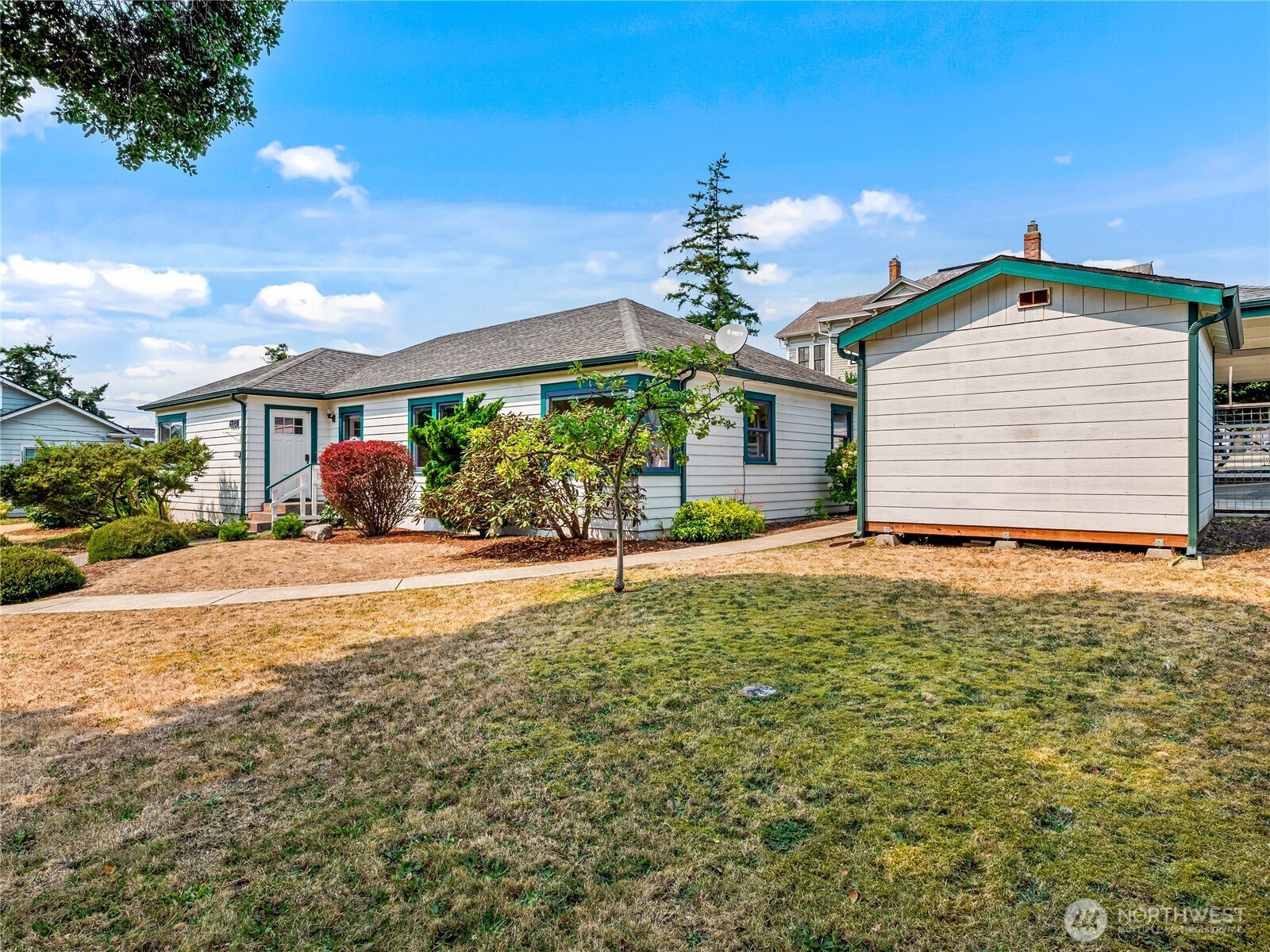 1520 Lawrence Property Photo 36