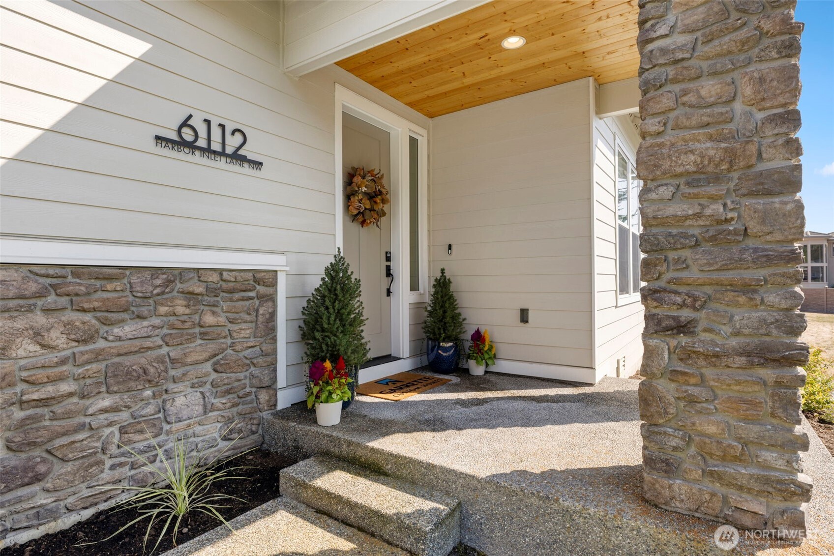 6112 Harbor Inlet Lane Property Photo 5