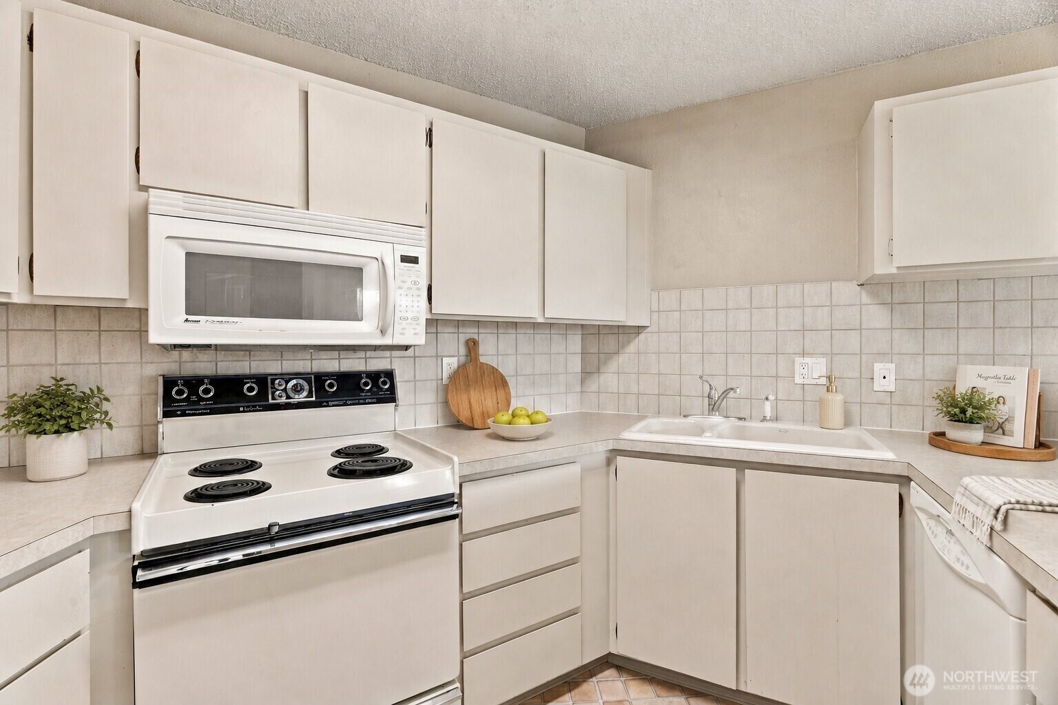 10321 E Main Avenue 202 Property Photo 12