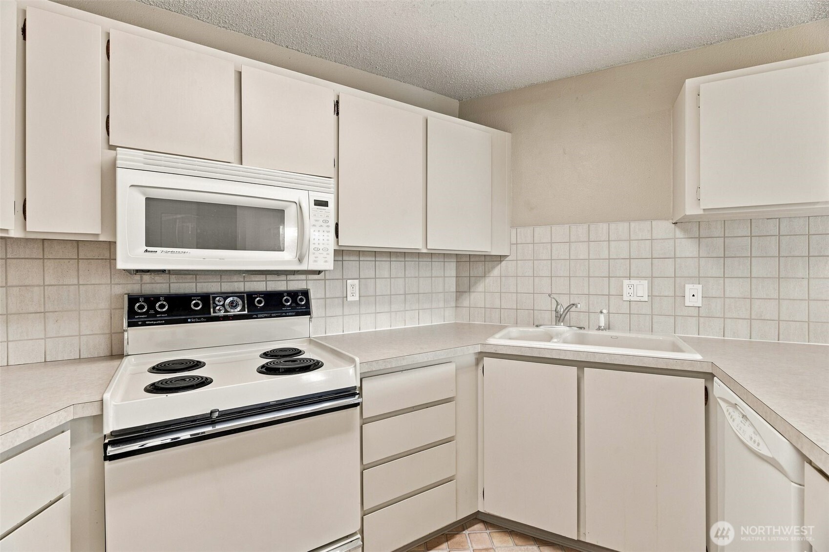 10321 E Main Avenue 202 Property Photo 13