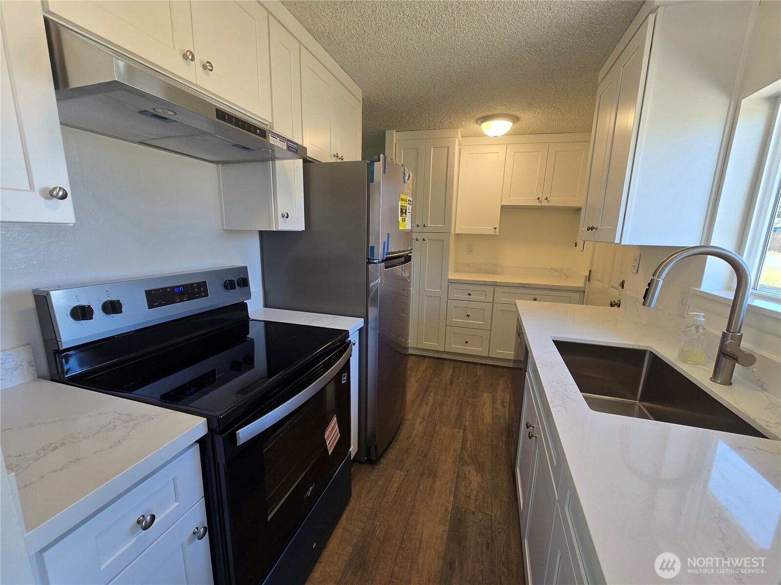 8907 Beacon Avenue Property Photo 10