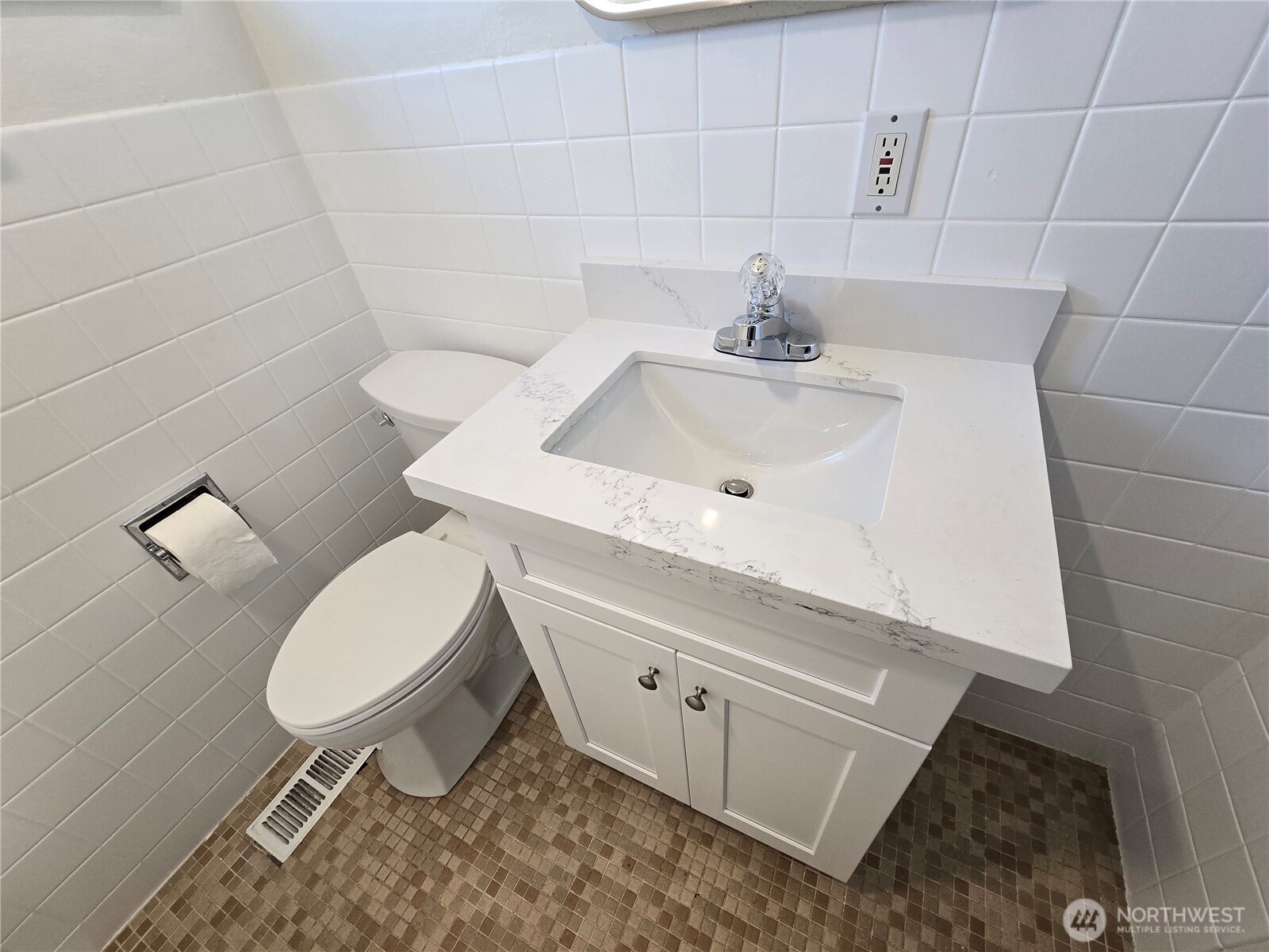 8907 Beacon Avenue Property Photo 12