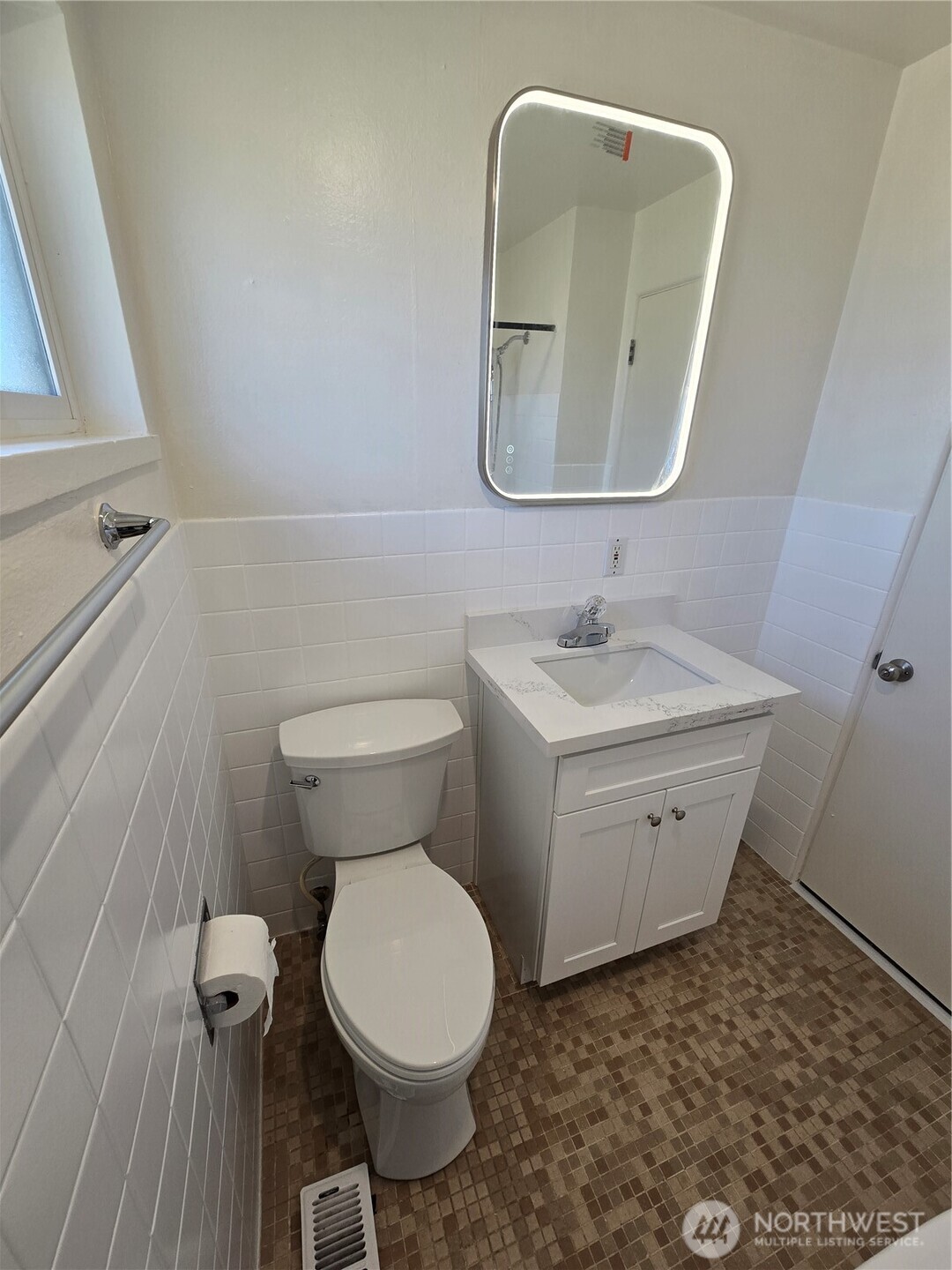 8907 Beacon Avenue Property Photo 14