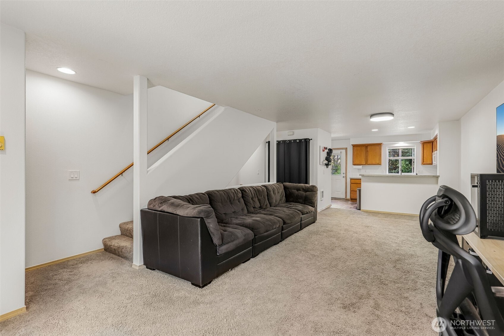 4436 Ne Nicholson Loop Property Photo 5