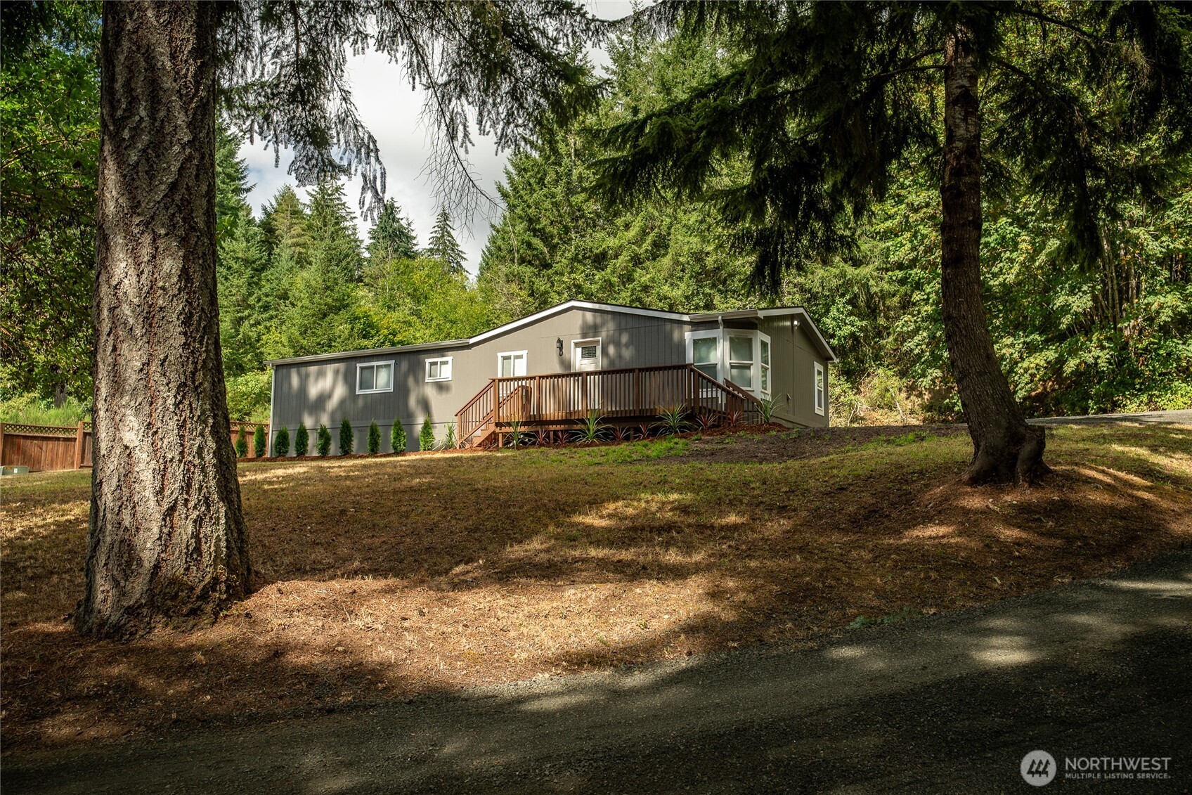 771 Se Fireweed Road Property Photo 2