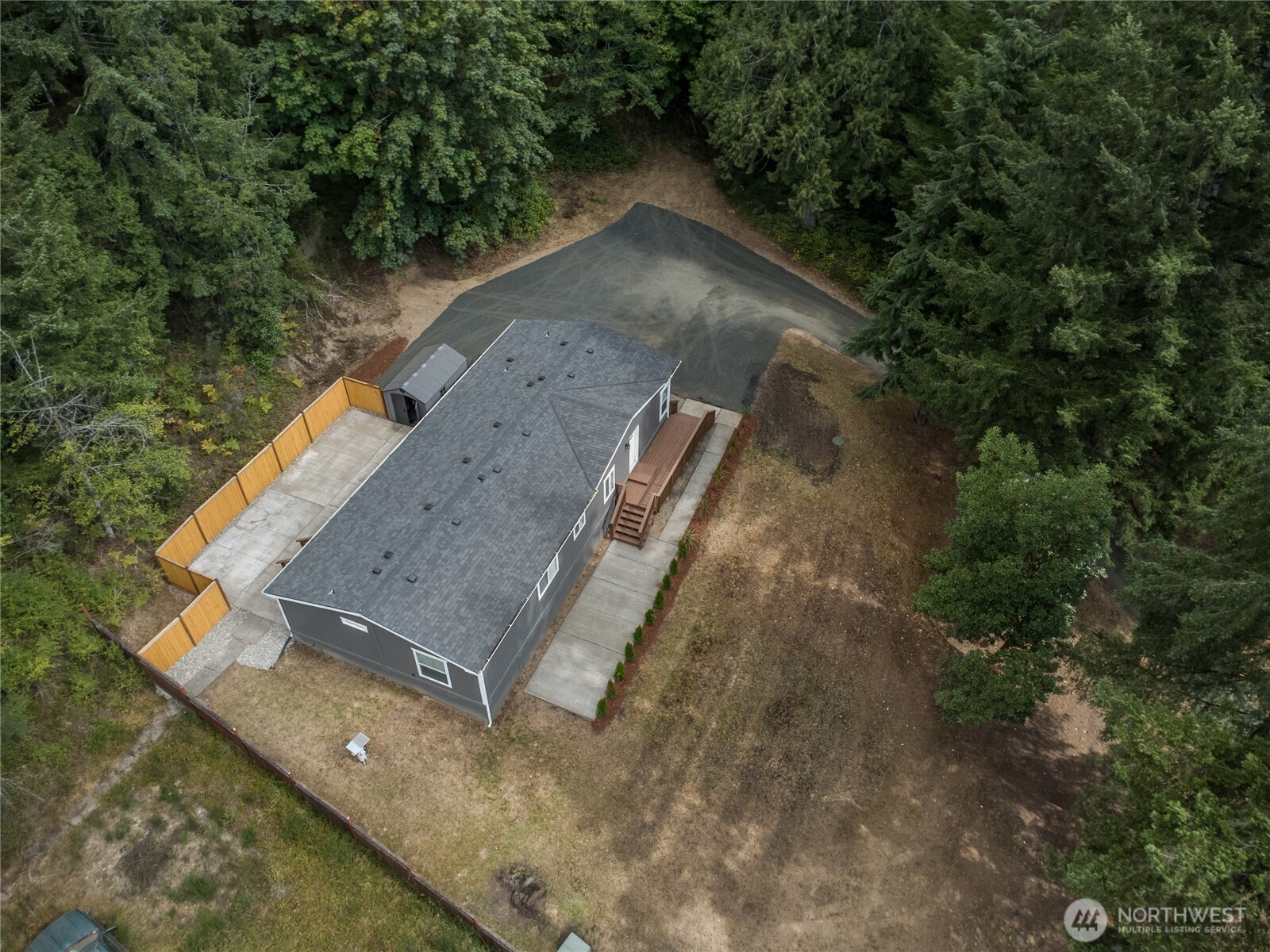 771 Se Fireweed Road Property Photo 3