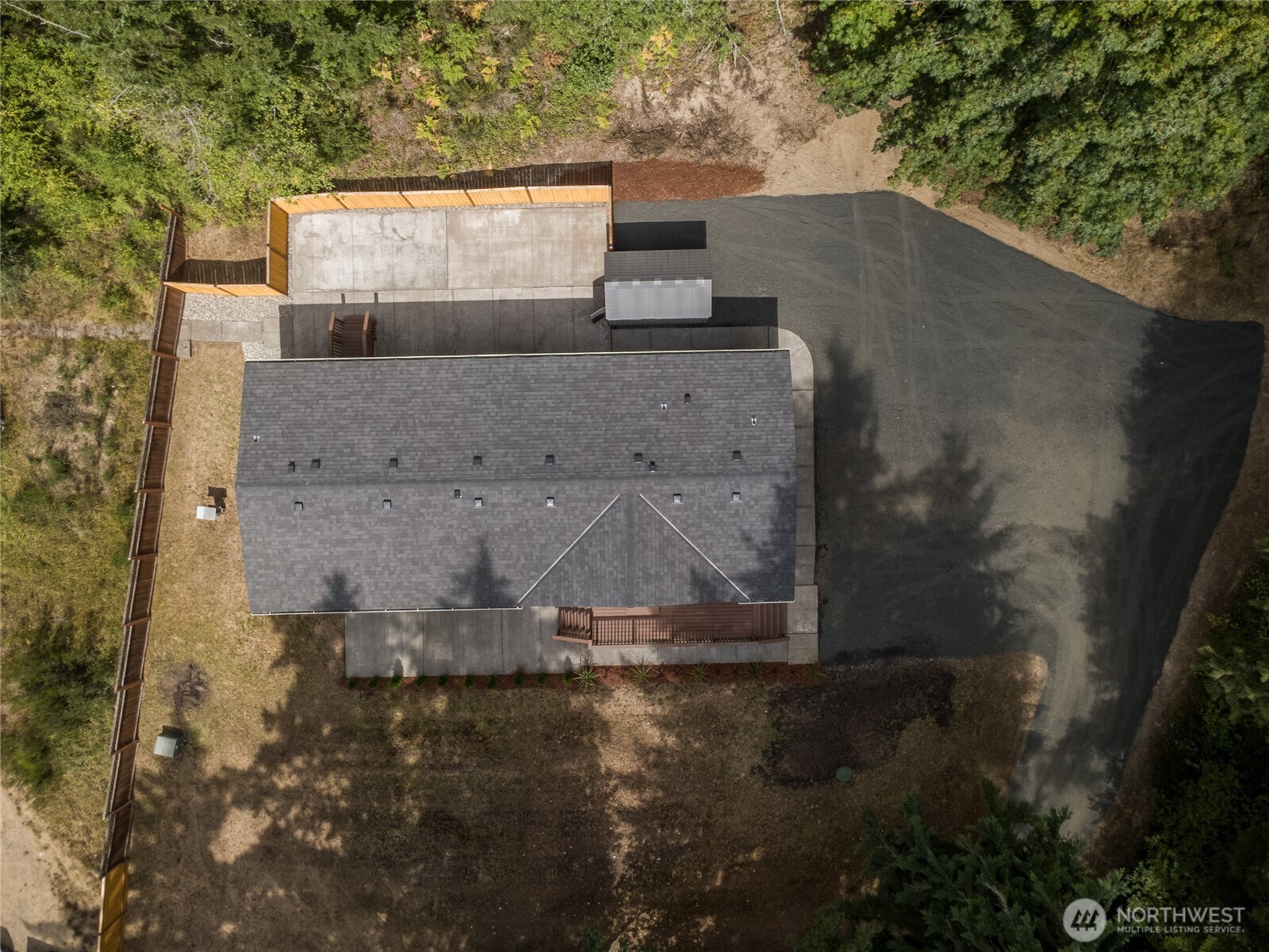 771 Se Fireweed Road Property Photo 4