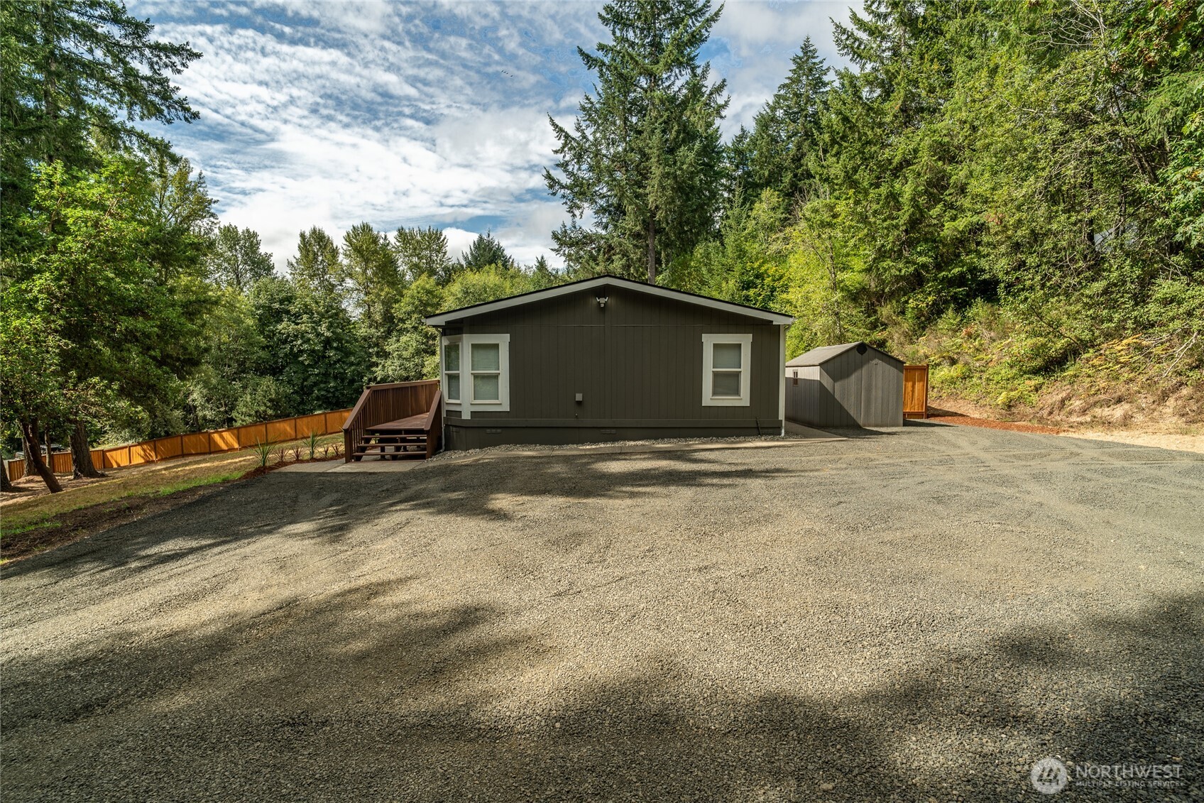 771 Se Fireweed Road Property Photo 5