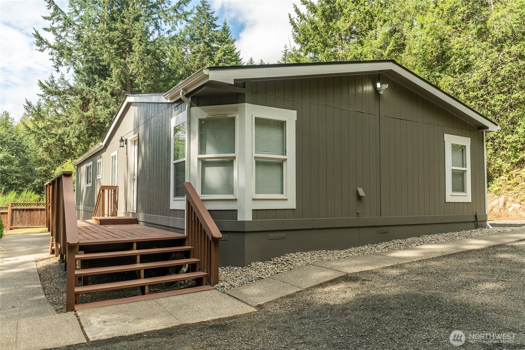 771 Se Fireweed Road Property Photo 6