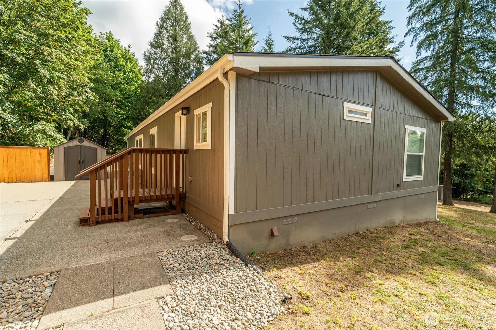 771 Se Fireweed Road Property Photo 8