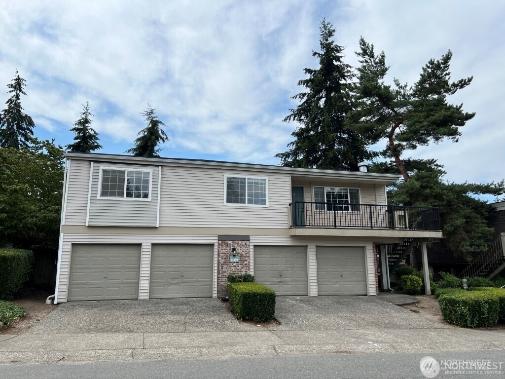 14309 NE 7th Place 3 Property Photo 1
