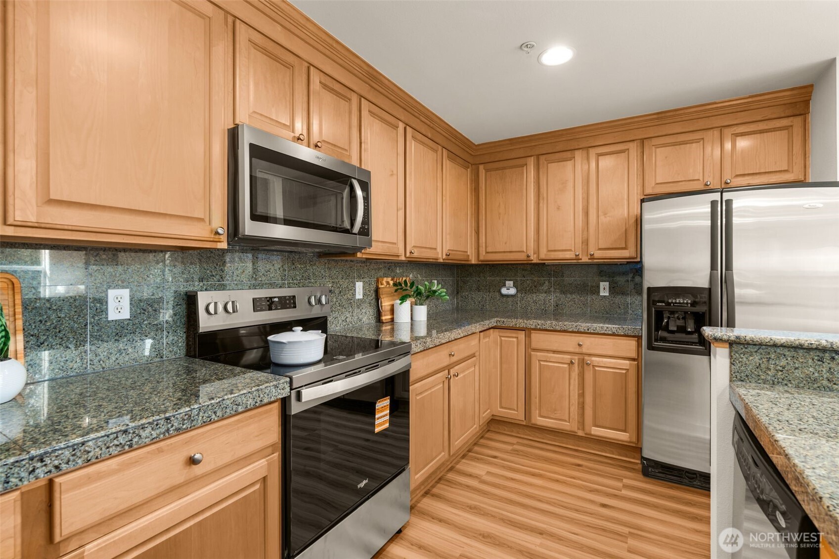 55 Williams Avenue 401 Property Photo 11