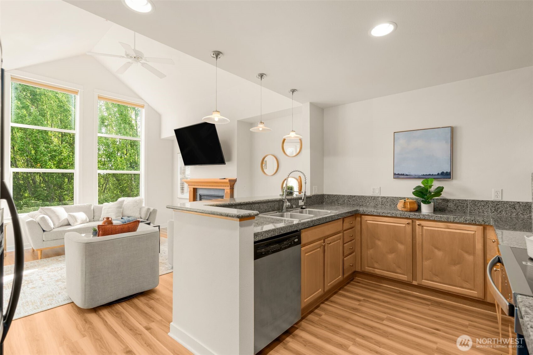 55 Williams Avenue 401 Property Photo 12