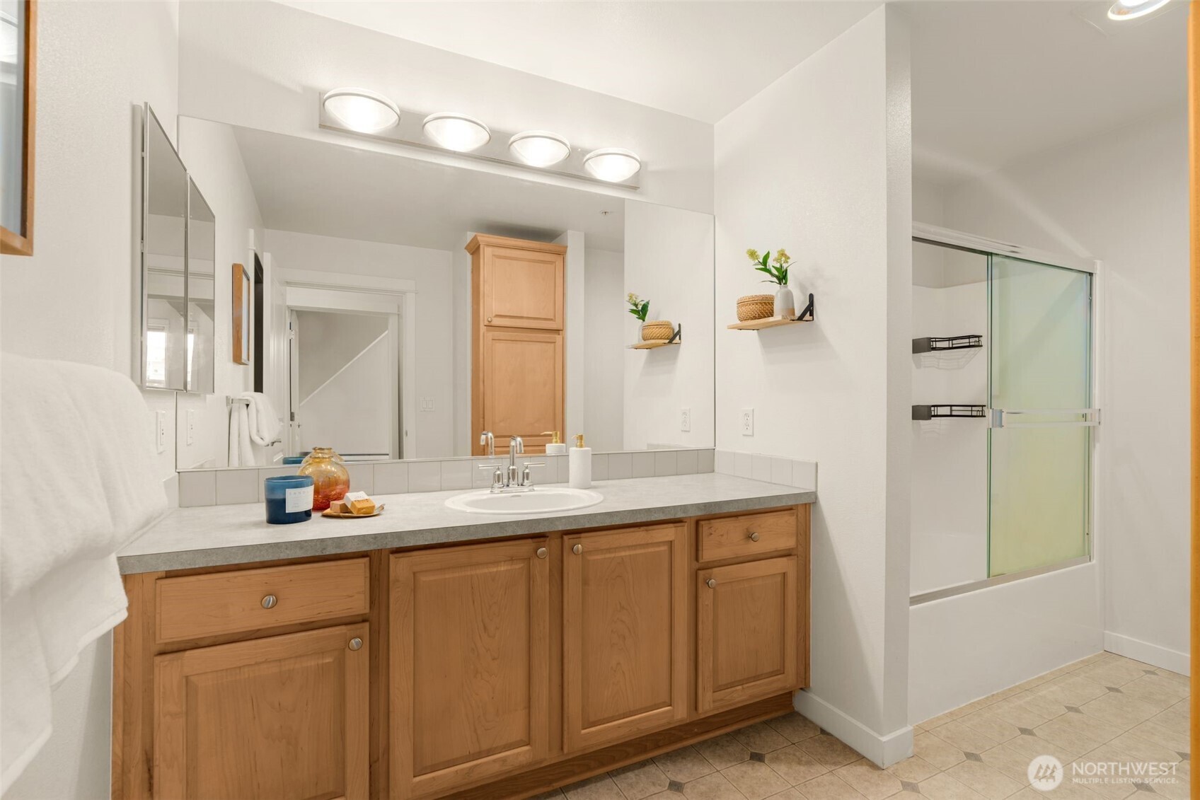 55 Williams Avenue 401 Property Photo 16