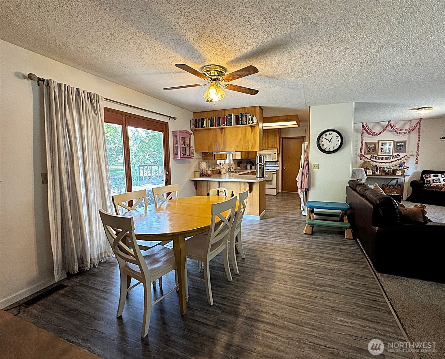 836 Meadowlark Lane Property Photo 5