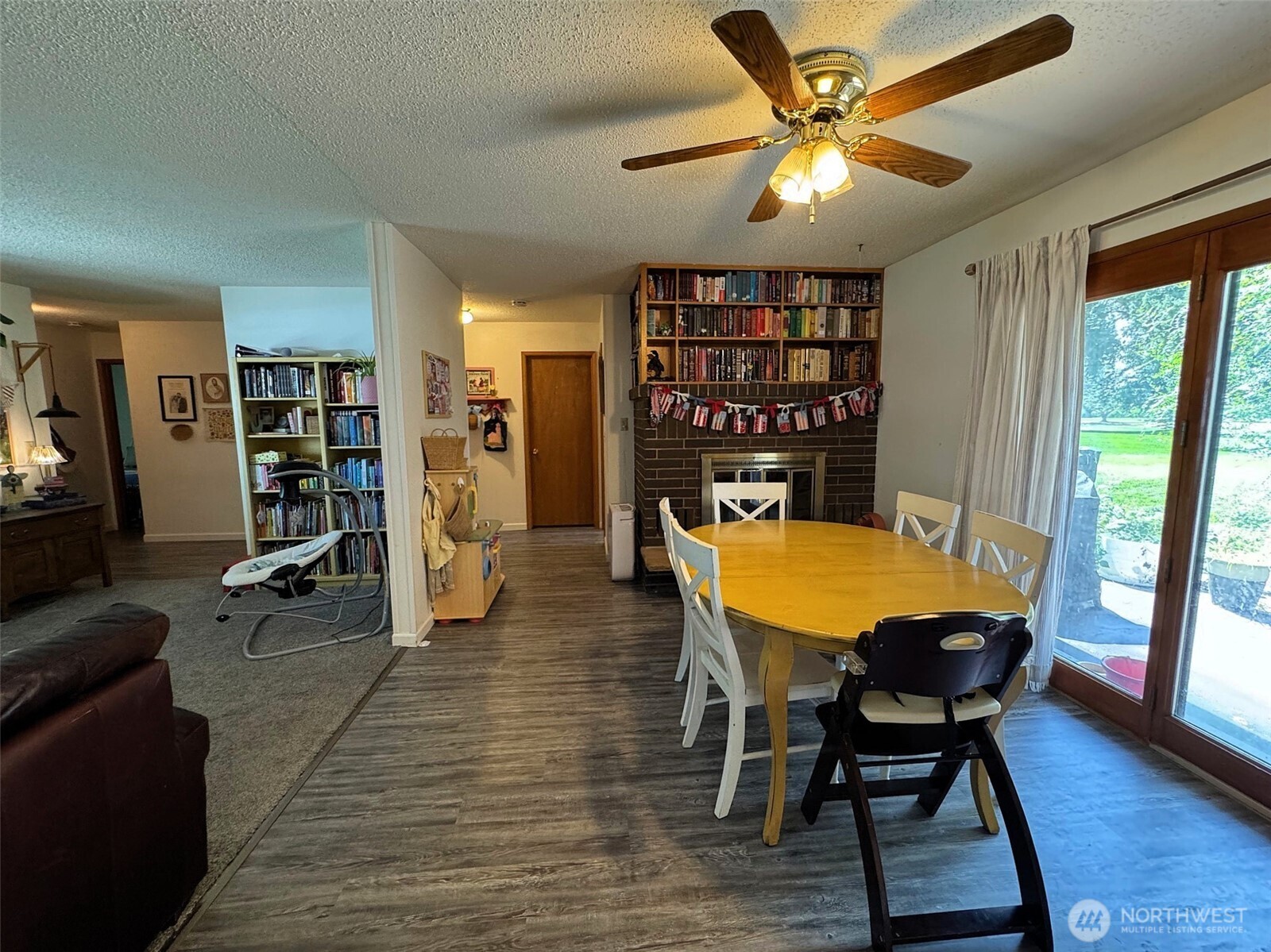 836 Meadowlark Lane Property Photo 8